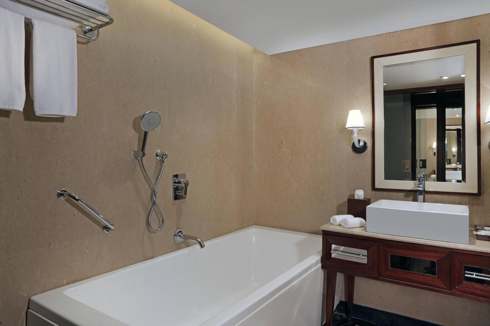 Sheraton Grand Pune Bund Garden Hotel Eksteriør bilde